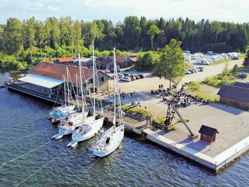 Besök Axmar Bryggas gästhamn med båten sommaren 2023